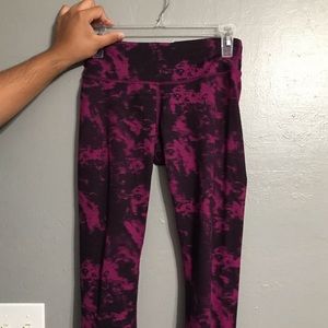 Lulu lemon pink & black cropped leggings